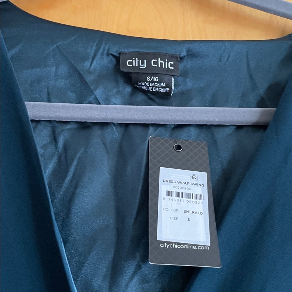 NWT City Chic wrap swing dress - emerald S/16 - Picture 9 of 10